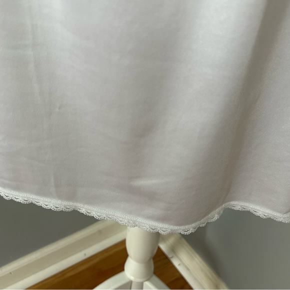 Vintage white half slip with rear slot size M - Picture 4 of 6